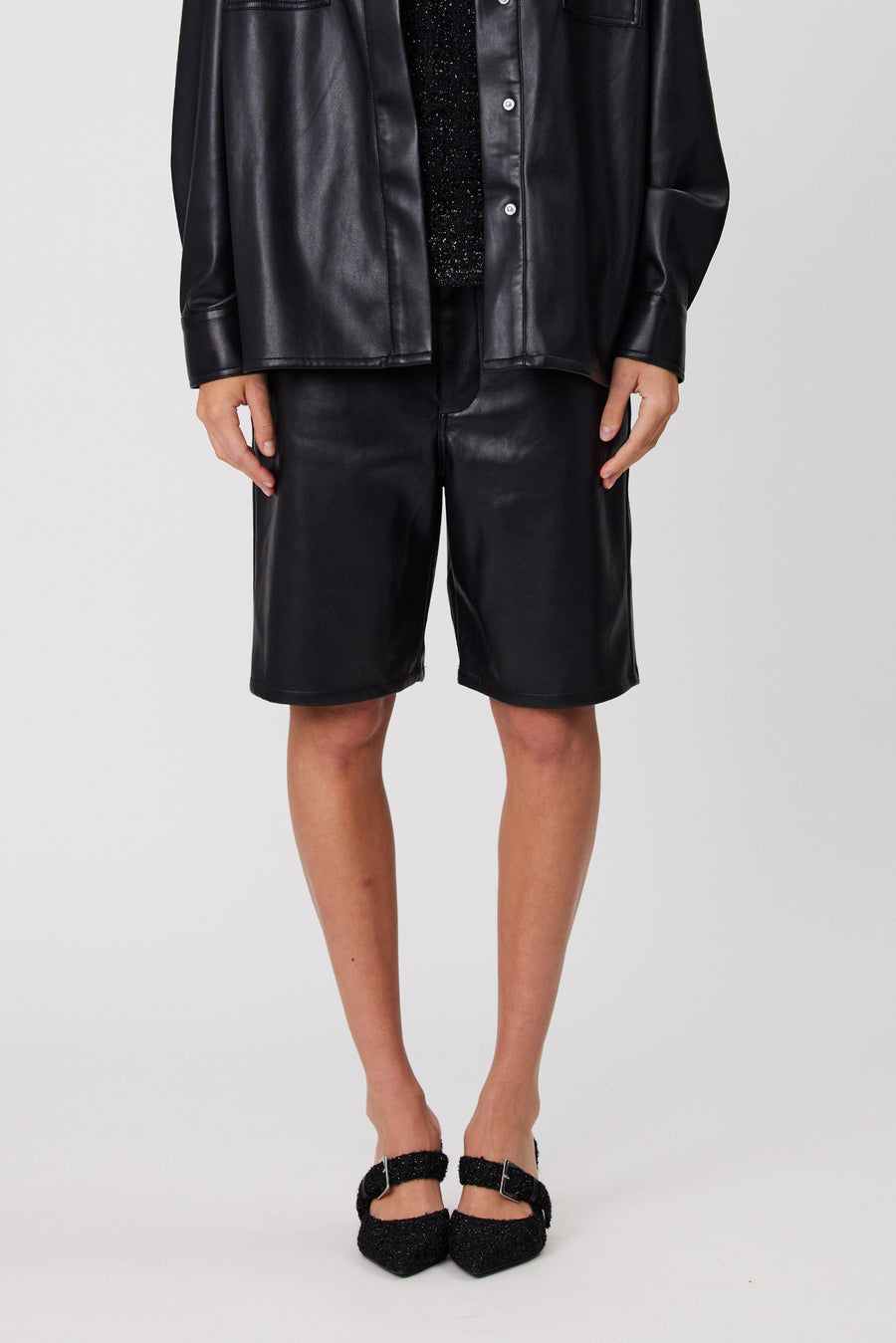 REMI SHORTS - BLACK